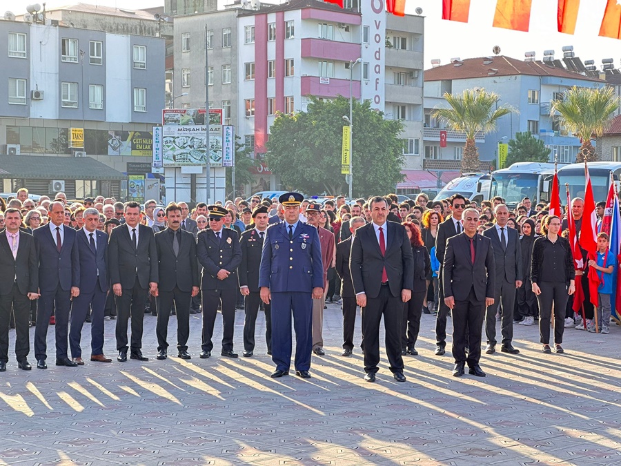 Cumhuriyetimizin Kurucusu Ulu Önder Mustafa Kemal Atatürk aramızdan ayrılışının 85. Yıl dönümünde saygı, minnet ve özlemle anıldı.